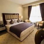 Strato Hotel By Warwick