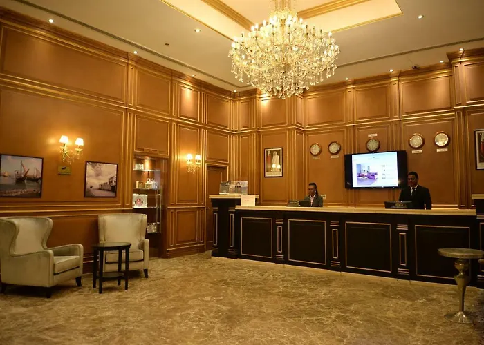 Strato Hotel By Warwick
