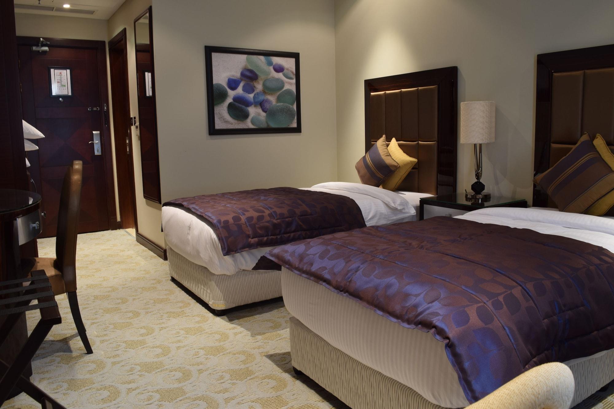 Premium Strato Hotel