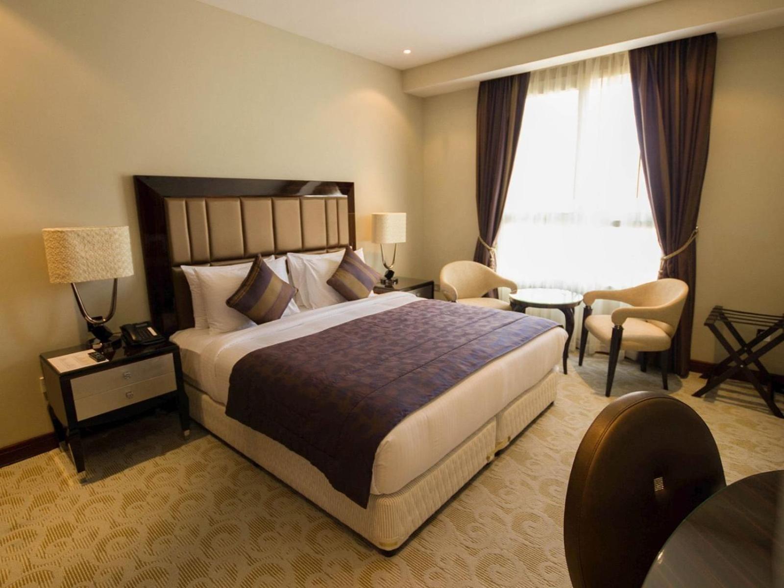 Premium Strato Hotel 4*