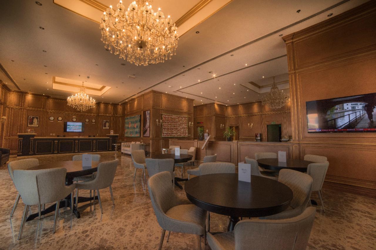 Premium Strato Hotel
